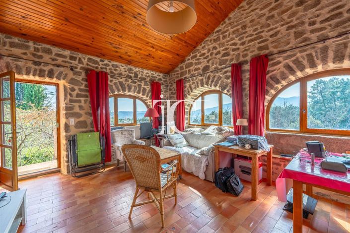 Image No.4-6 Bed House for sale