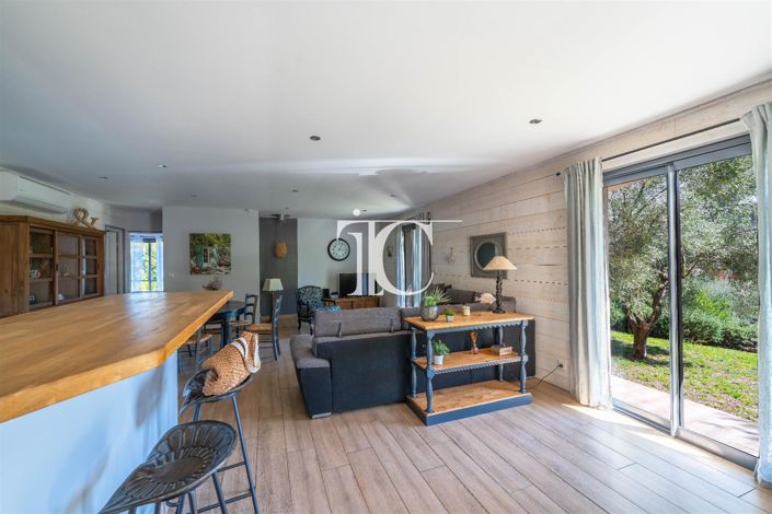 Image No.6-3 Bed House for sale