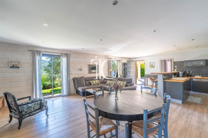 Image No.7-3 Bed House for sale