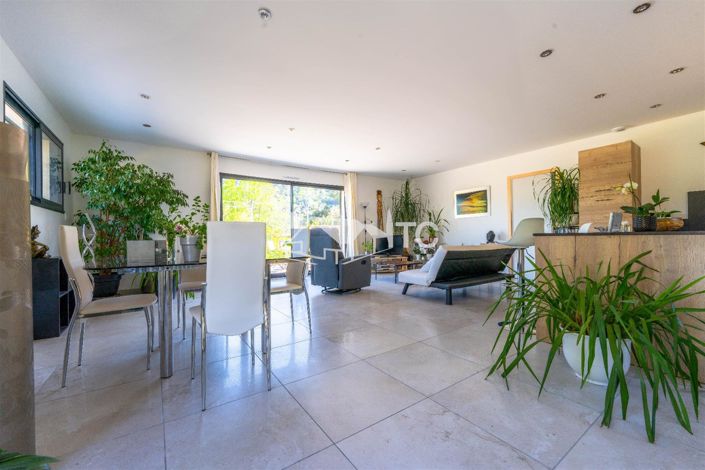 Image No.9-4 Bed House for sale