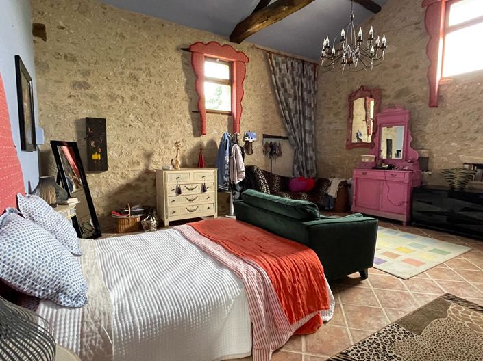 Image No.11-3 Bed House for sale