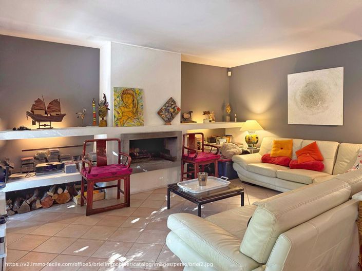 Image No.10-4 Bed House for sale