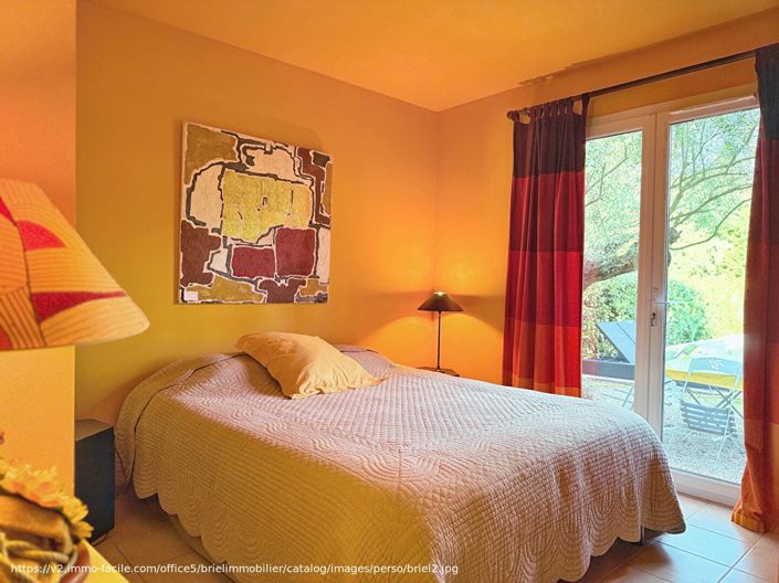 Image No.12-4 Bed House for sale