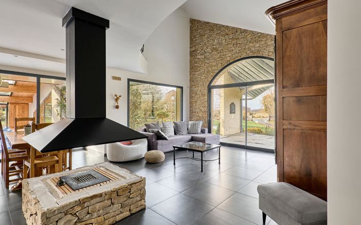 Image No.4-6 Bed Property for sale