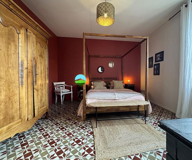 Image No.8-7 Bed House for sale