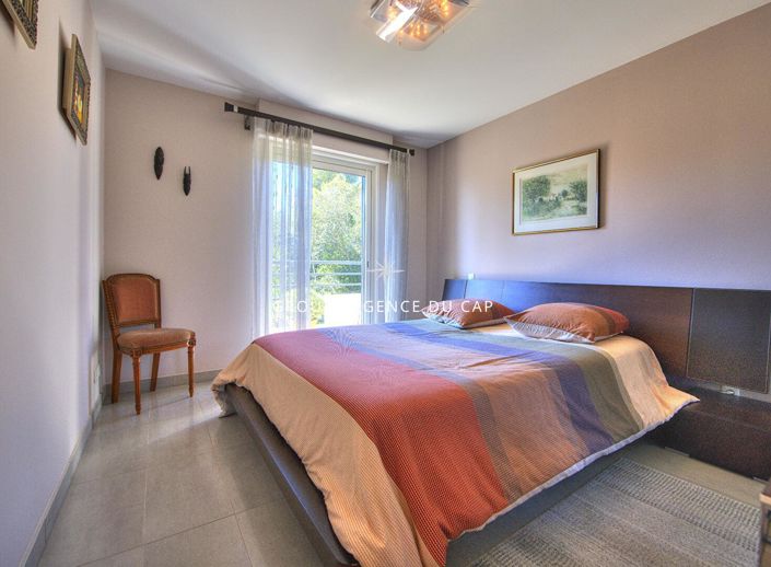 Image No.10-3 Bed Apartment for sale