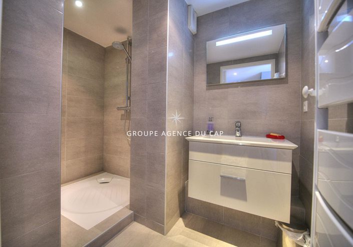 Image No.8-3 Bed Apartment for sale