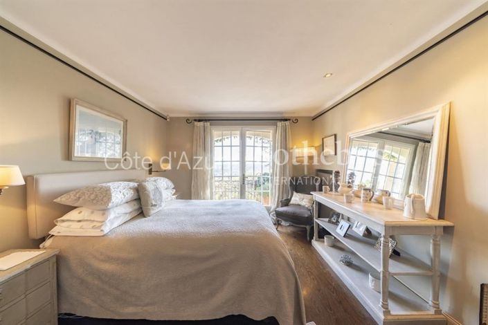 Image No.5-4 Bed Property for sale