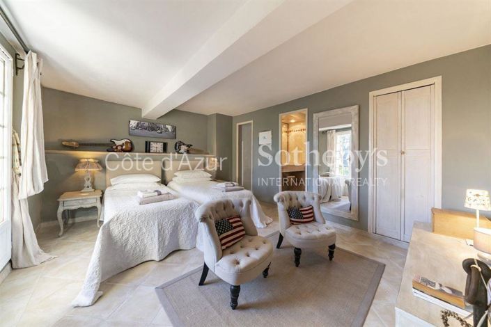 Image No.8-4 Bed Property for sale