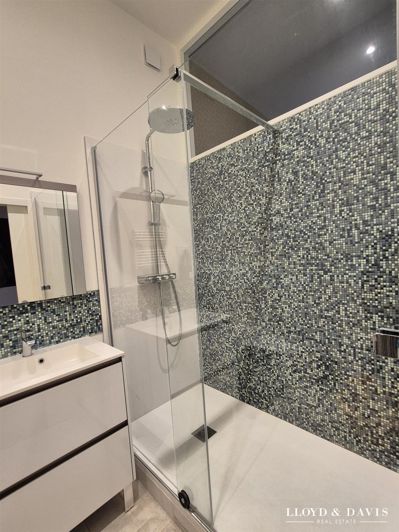 Image No.16-2 Bed Apartment for sale