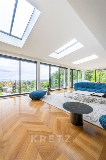 Image No.9-7 Bed House for sale