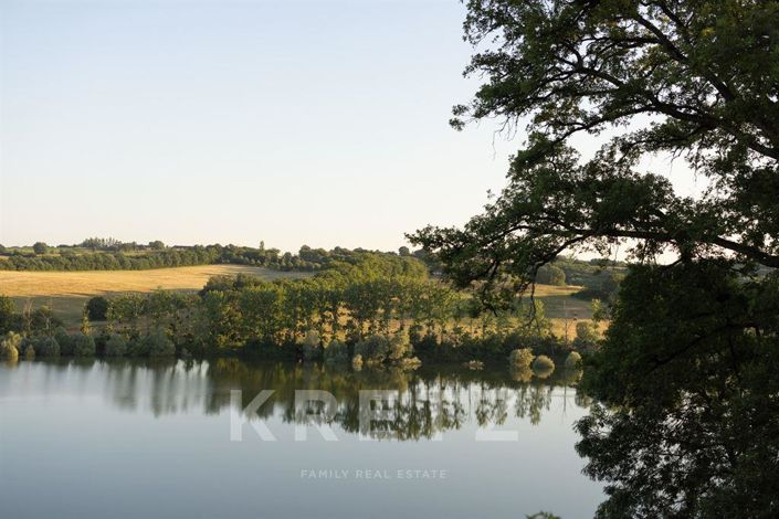 Image No.8-6 Bed House for sale