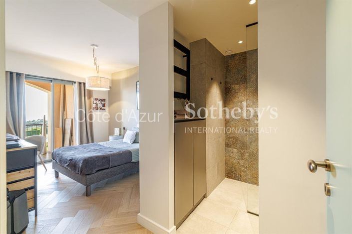 Image No.18-4 Bed Apartment for sale