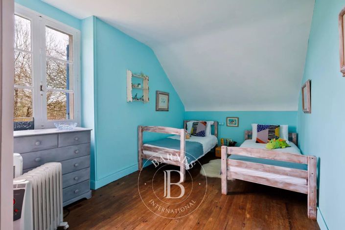 Image No.10-3 Bed House for sale