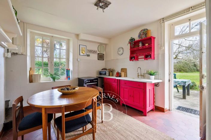 Image No.6-3 Bed House for sale