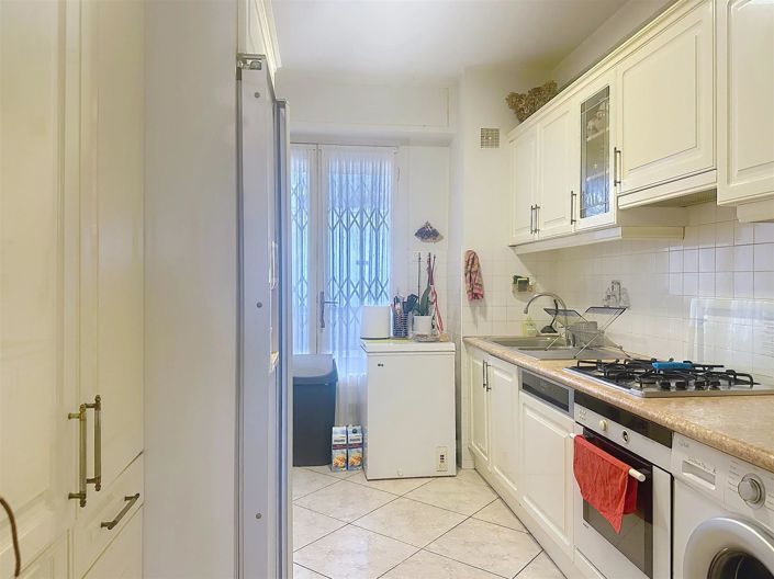 Image No.11-2 Bed Apartment for sale