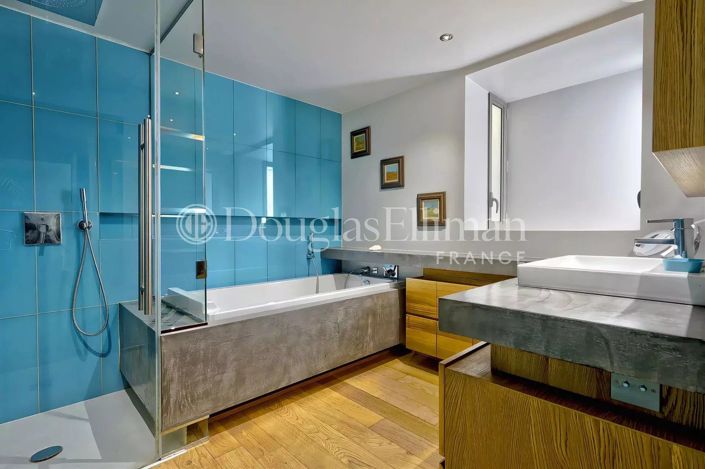 Image No.7-5 Bed House for sale