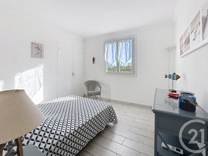 Image No.18-5 Bed House for sale