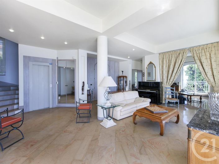 Image No.6-6 Bed House for sale