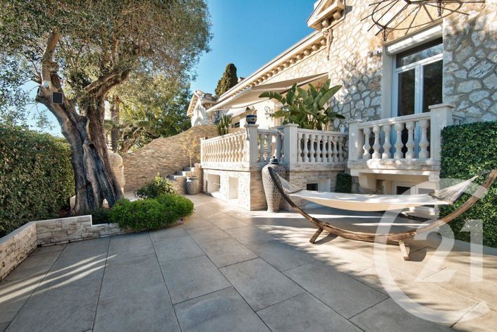 Image No.2-4 Bed House for sale