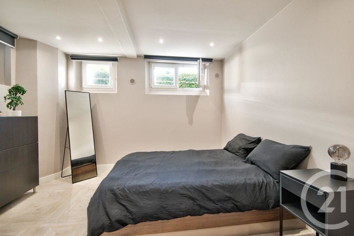 Image No.20-4 Bed House for sale