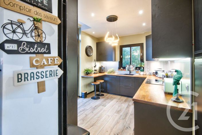 Image No.9-4 Bed House for sale