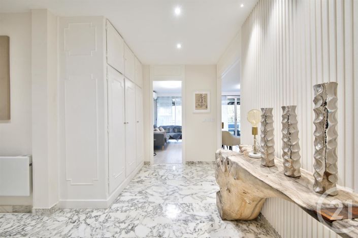 Image No.10-3 Bed Apartment for sale