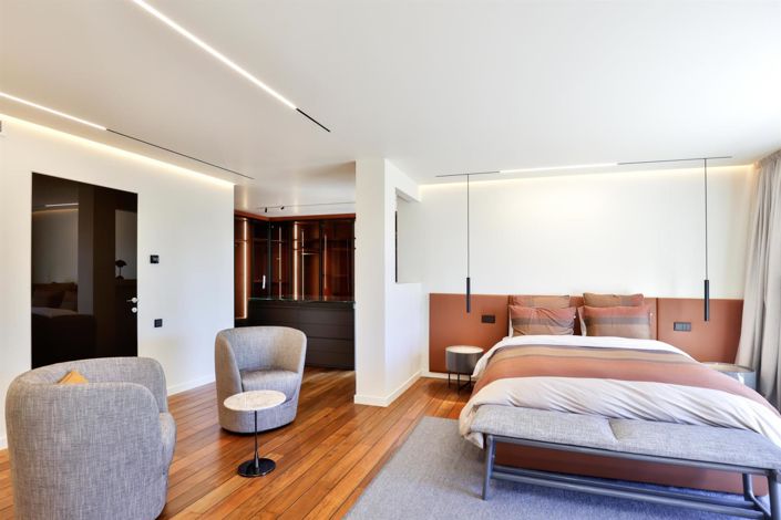 Image No.19-5 Bed House for sale