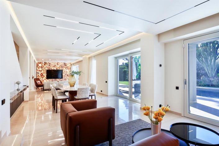 Image No.5-5 Bed House for sale