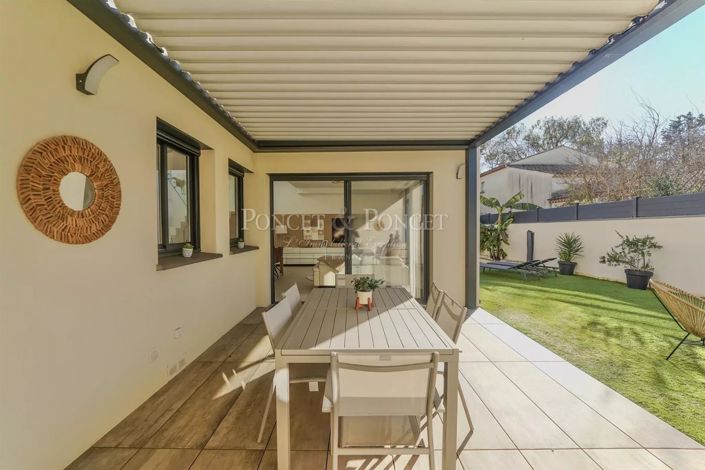 Image No.10-4 Bed House for sale