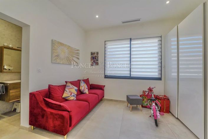 Image No.12-4 Bed House for sale