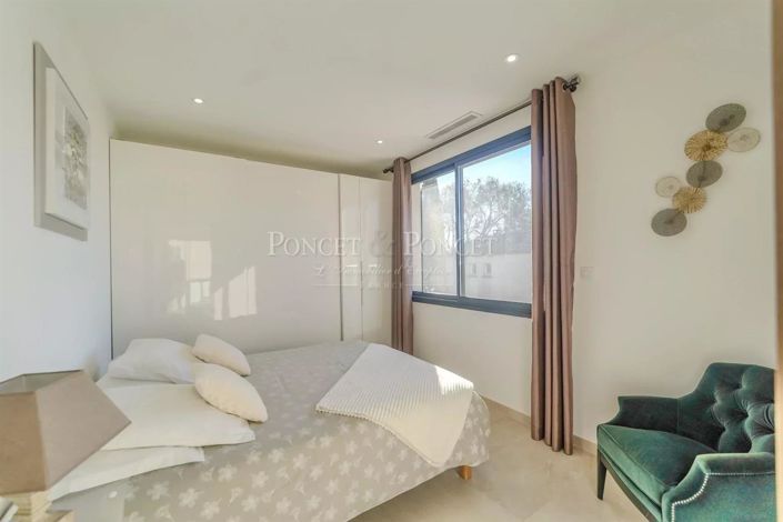 Image No.16-House for sale