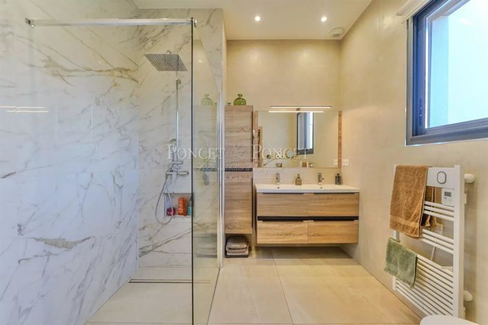 Image No.19-House for sale