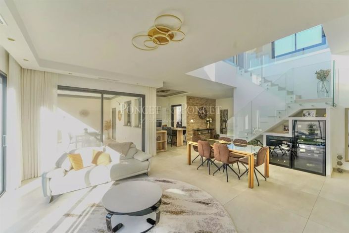 Image No.4-4 Bed House for sale