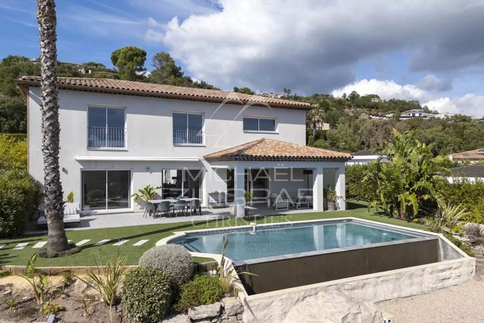 Image No.2-4 Bed House for sale