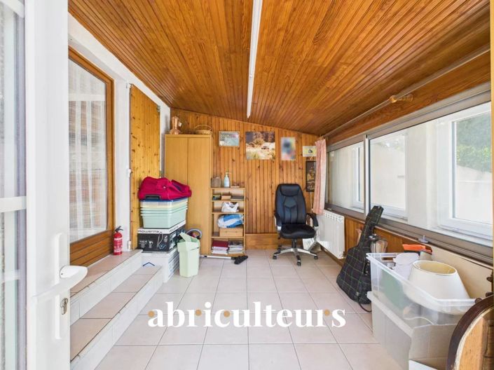 Image No.11-2 Bed House for sale