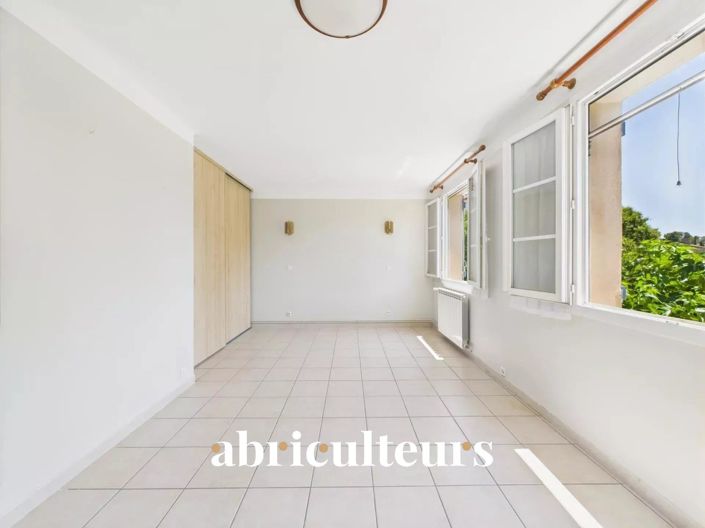 Image No.14-2 Bed House for sale