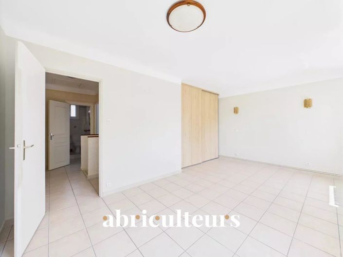 Image No.16-2 Bed House for sale