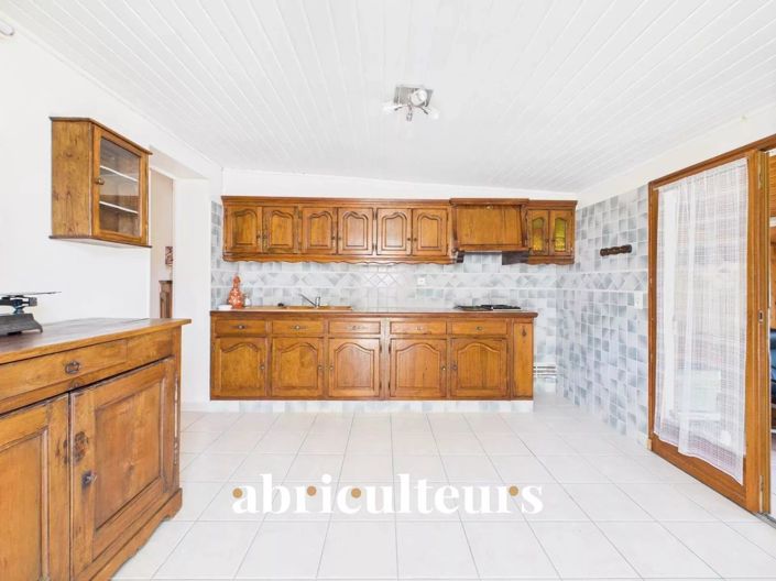 Image No.8-2 Bed House for sale