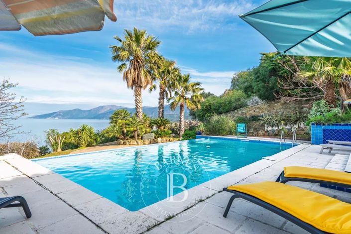 Image No.2-Maison de 4 chambres à vendre à Saint-Florent