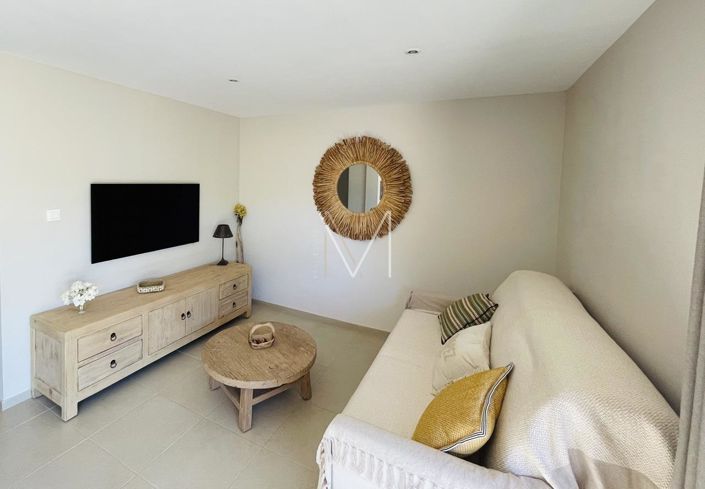 Image No.25-4 Bed House for sale