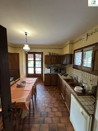 Image No.7-5 Bed House for sale