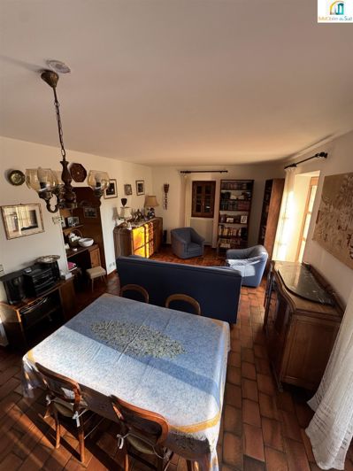 Image No.8-5 Bed House for sale