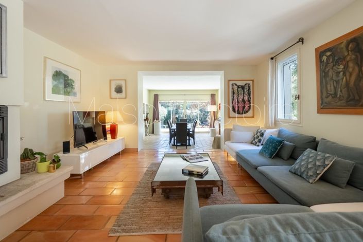 Image No.15-4 Bed House for sale