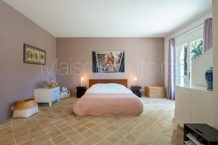 Image No.18-4 Bed House for sale