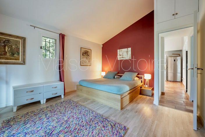 Image No.20-4 Bed House for sale