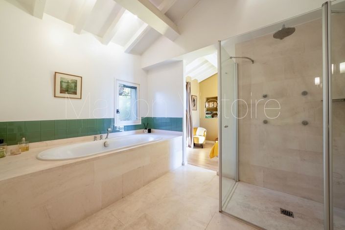 Image No.21-4 Bed House for sale