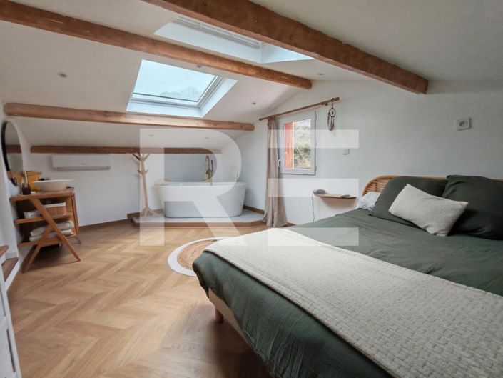 Image No.8-3 Bed House for sale