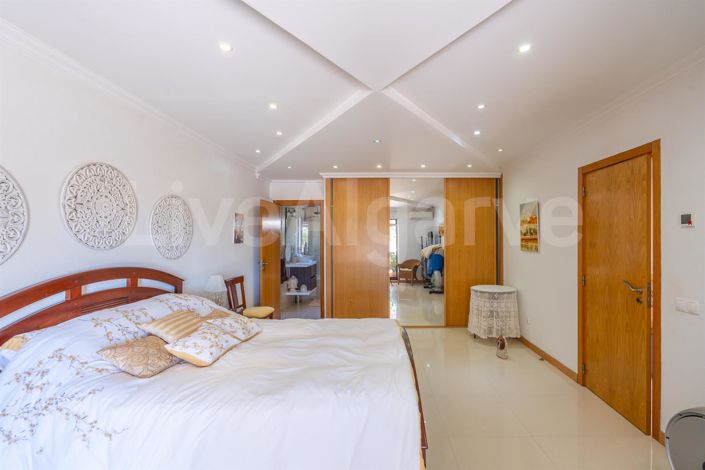 Image No.20-3 Bed House for sale