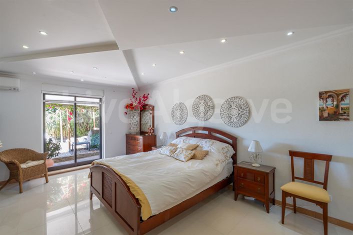 Image No.23-3 Bed House for sale